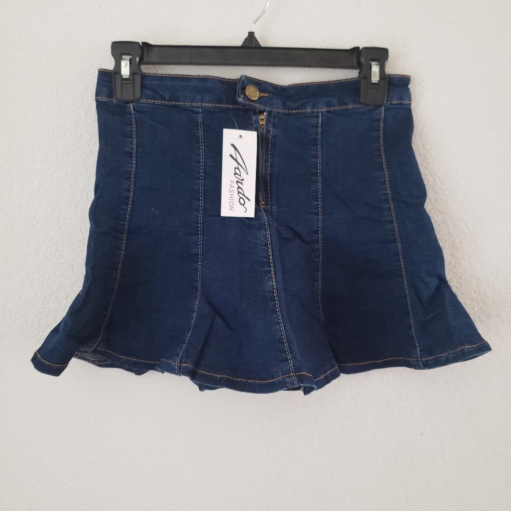 Denim Stretch Skirt in Size M ( Sale 2 for $10 )